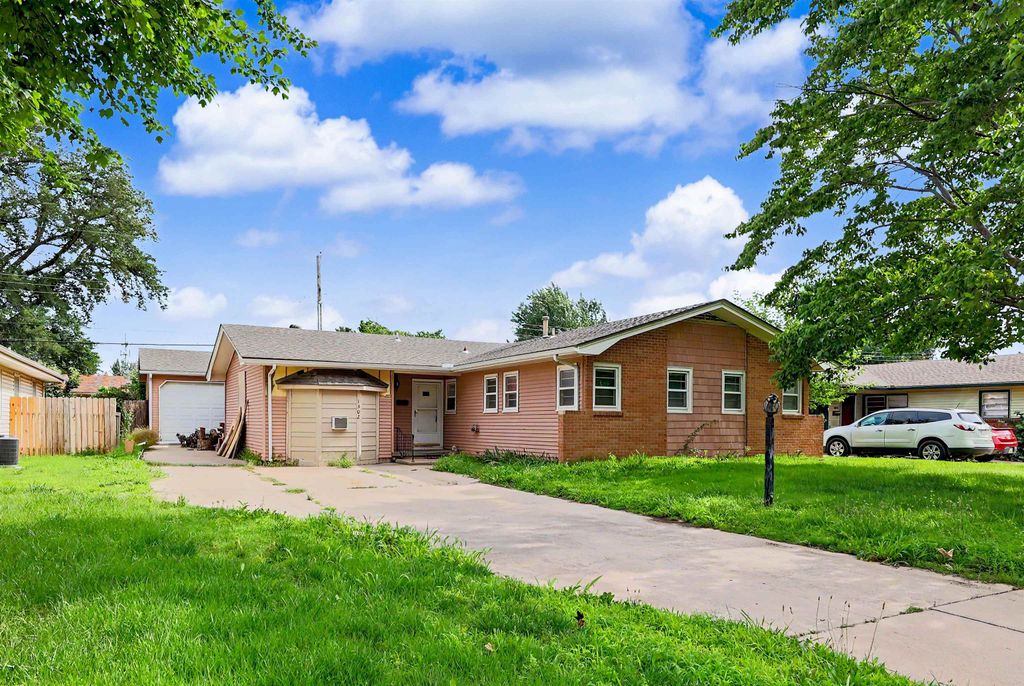 1302 W Casado St, Wichita, KS 67217