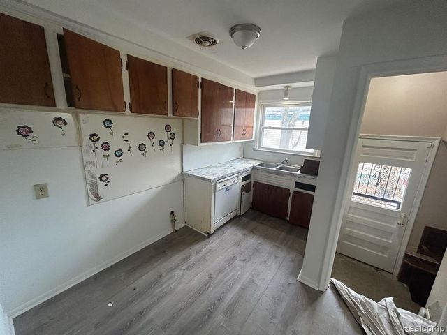 16601 Wormer Street, Detroit, MI 48219