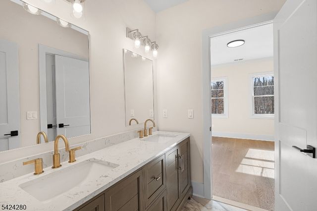 9 Brookside Dr, Warren Twp., NJ 07059