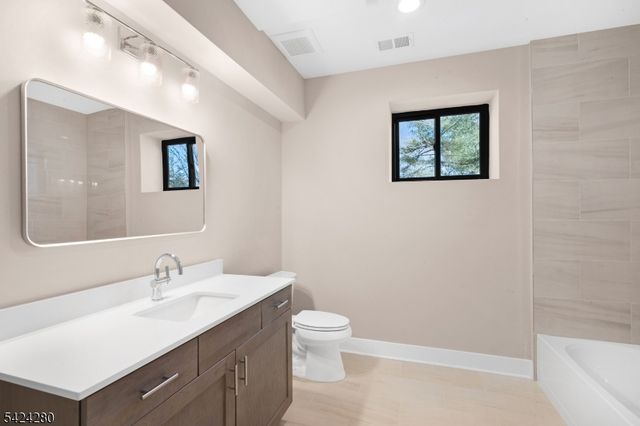 9 Brookside Dr, Warren Twp., NJ 07059