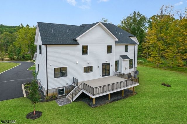 9 Brookside Dr, Warren Twp., NJ 07059