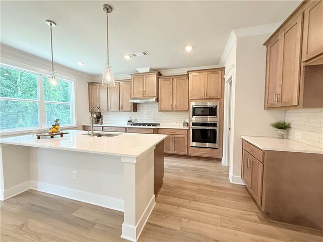 5511 Tullis Drive, Gainesville, GA 30507