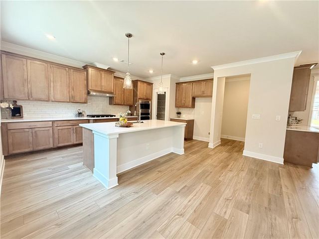5511 Tullis Drive, Gainesville, GA 30507