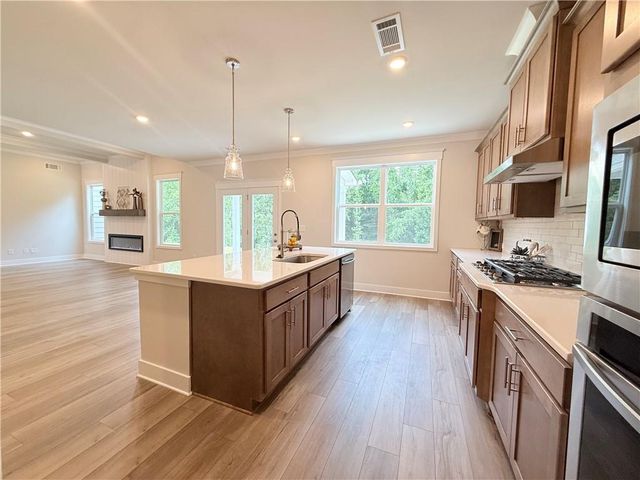 5511 Tullis Drive, Gainesville, GA 30507