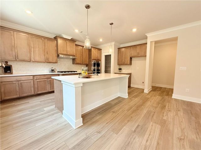 5511 Tullis Drive, Gainesville, GA 30507