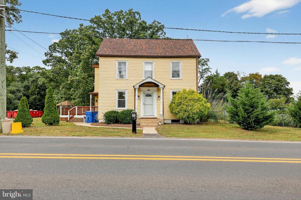 1115 BRIDGEBORO RD, Beverly, NJ 08010