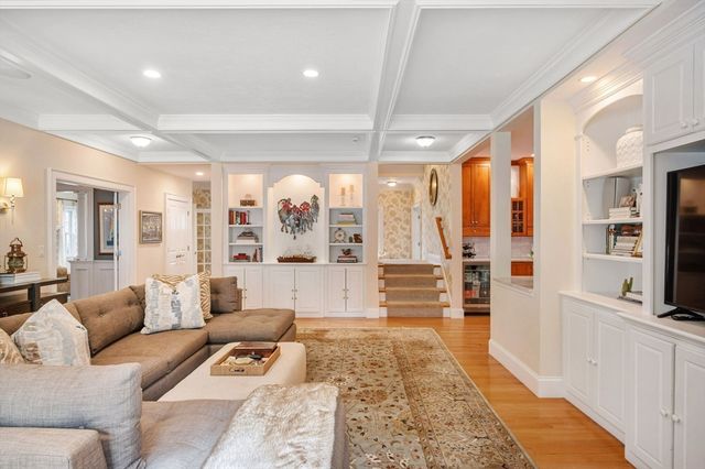 15 Saddle Lane, Hanover, MA 02339