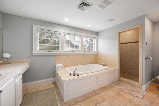 15 Saddle Lane, Hanover, MA 02339