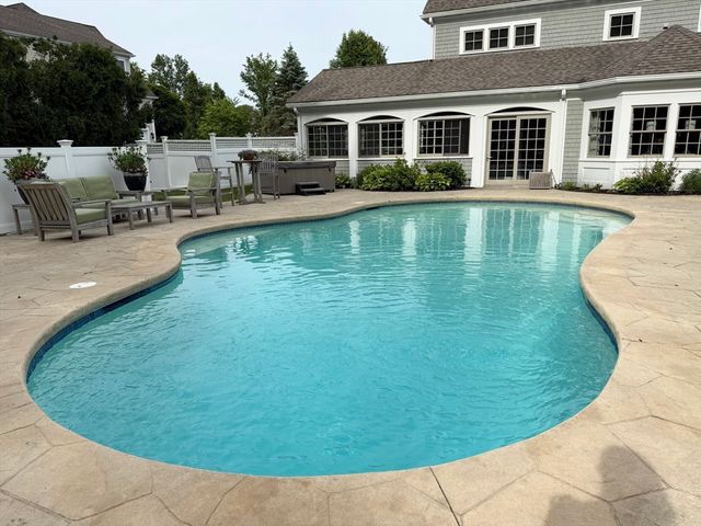 15 Saddle Lane, Hanover, MA 02339