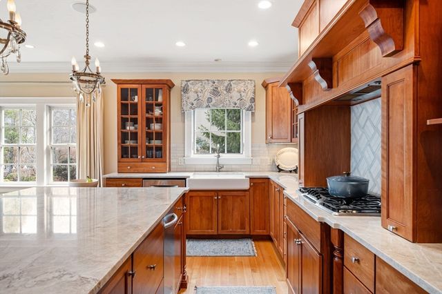 15 Saddle Lane, Hanover, MA 02339