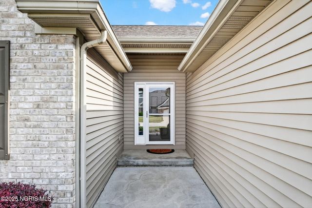 4161 Grande Lake Drive, Maumee, OH 43537