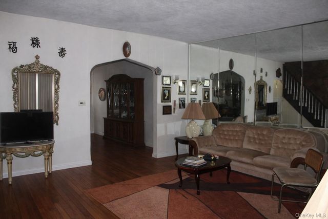 13116 226th Street, Laurelton, NY 11413