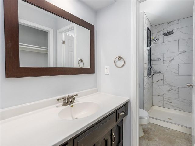 8016 Sunset Circle, Grandview, MO 64030