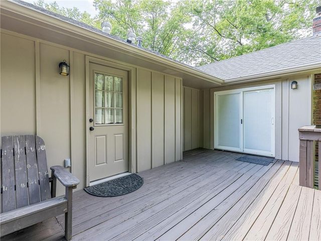 8016 Sunset Circle, Grandview, MO 64030