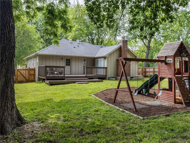 8016 Sunset Circle, Grandview, MO 64030