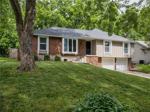 8016 Sunset Circle, Grandview, MO 64030