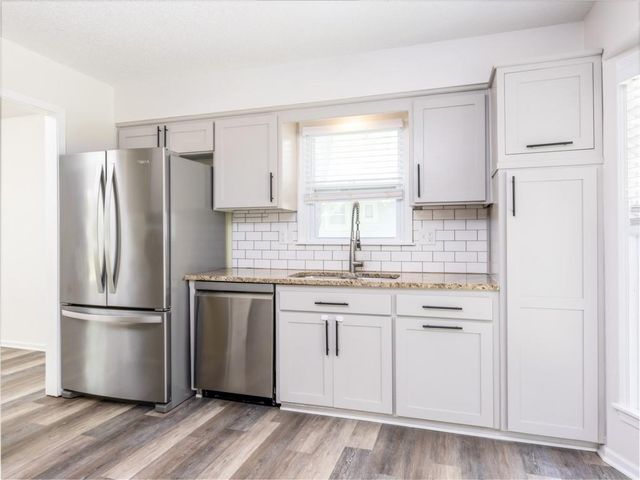 8016 Sunset Circle, Grandview, MO 64030
