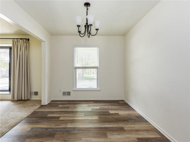 8016 Sunset Circle, Grandview, MO 64030