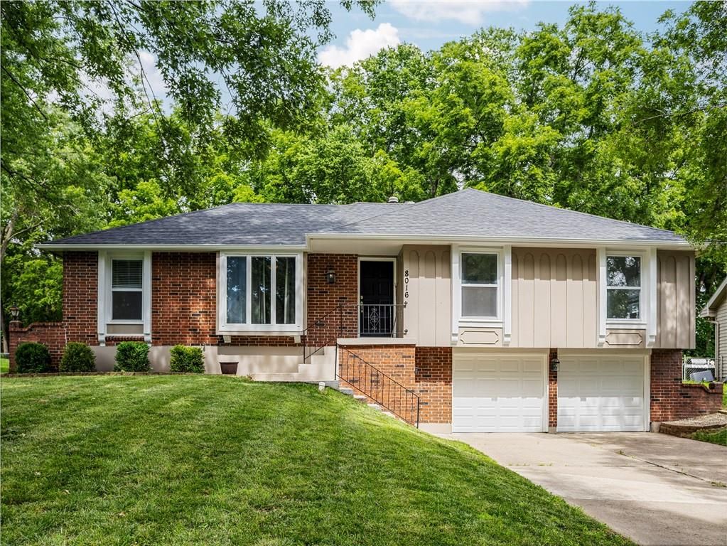 8016 Sunset Circle, Grandview, MO 64030