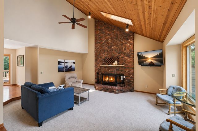 867 Lois Lane, Lino Lakes, MN 55014