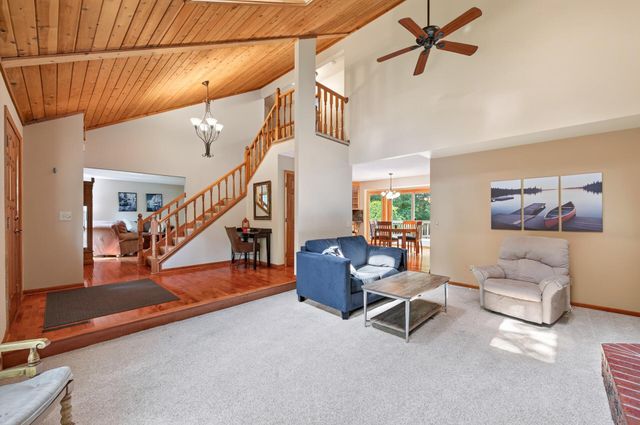 867 Lois Lane, Lino Lakes, MN 55014