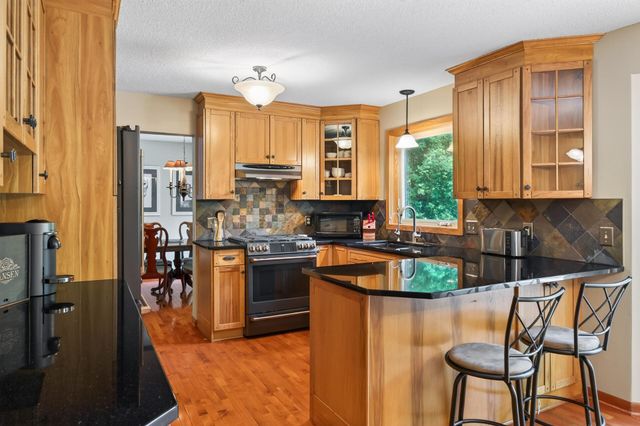 867 Lois Lane, Lino Lakes, MN 55014