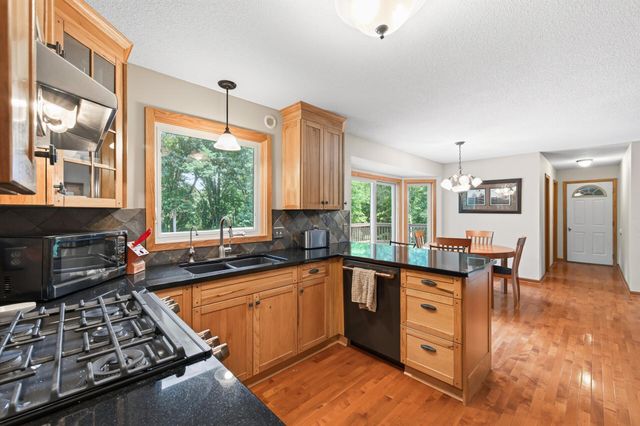 867 Lois Lane, Lino Lakes, MN 55014