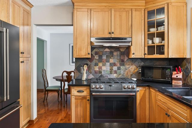 867 Lois Lane, Lino Lakes, MN 55014