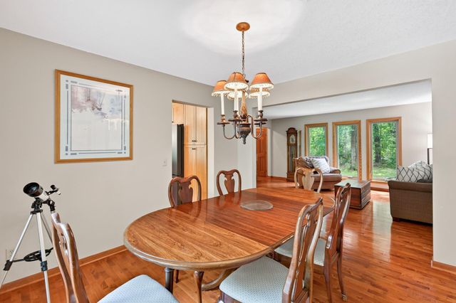867 Lois Lane, Lino Lakes, MN 55014