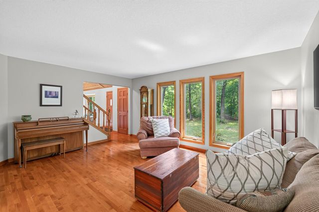 867 Lois Lane, Lino Lakes, MN 55014