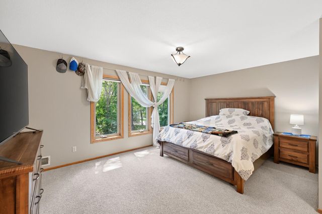 867 Lois Lane, Lino Lakes, MN 55014