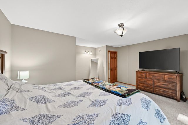 867 Lois Lane, Lino Lakes, MN 55014