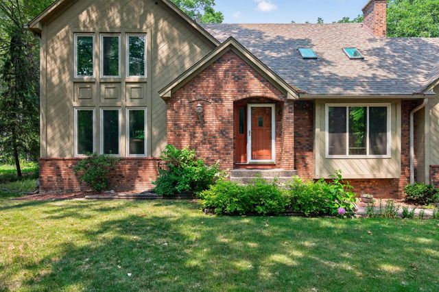 867 Lois Lane, Lino Lakes, MN 55014