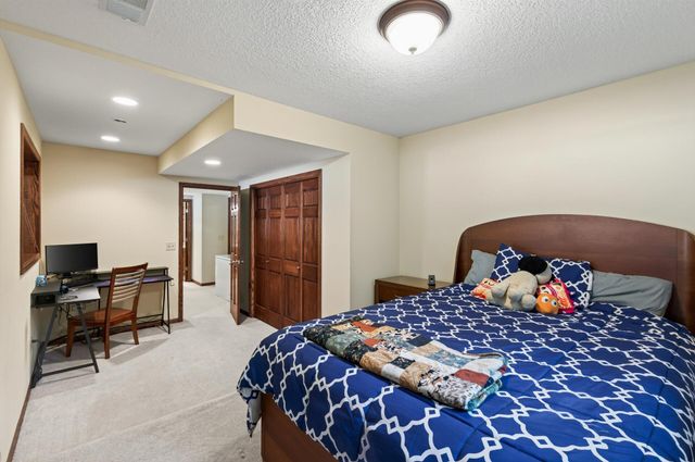 867 Lois Lane, Lino Lakes, MN 55014