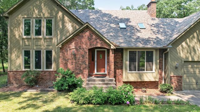 867 Lois Lane, Lino Lakes, MN 55014
