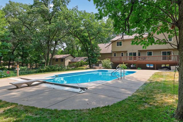 867 Lois Lane, Lino Lakes, MN 55014