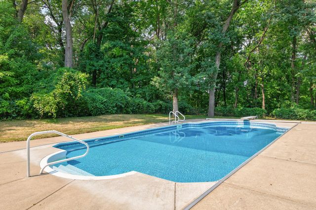 867 Lois Lane, Lino Lakes, MN 55014