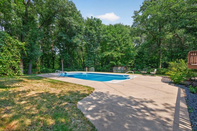 867 Lois Lane, Lino Lakes, MN 55014