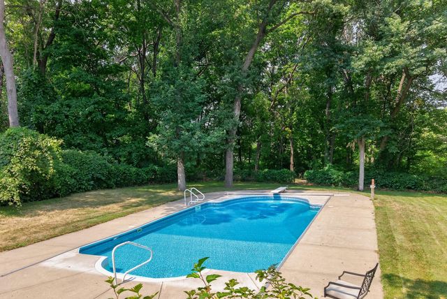 867 Lois Lane, Lino Lakes, MN 55014