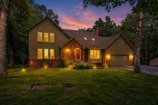 867 Lois Lane, Lino Lakes, MN 55014