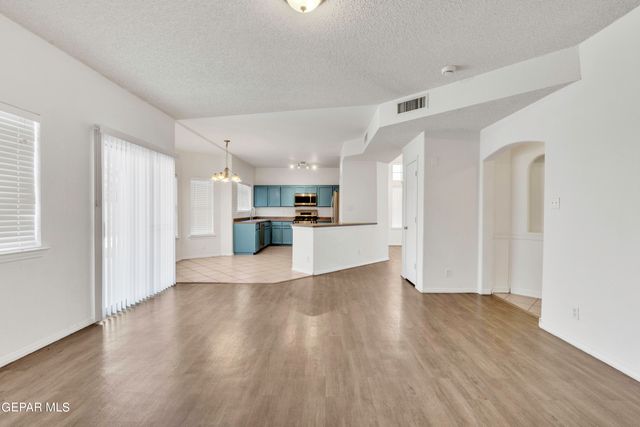 1473 DESIERTO RICO Avenue, El Paso, TX 79912