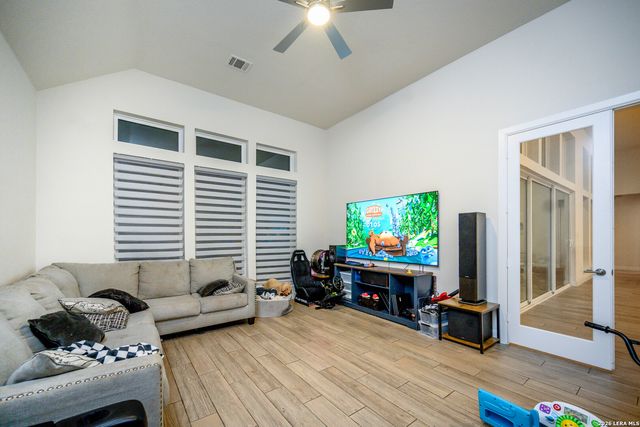 1306 DECANTER DR, New Braunfels, TX 78132