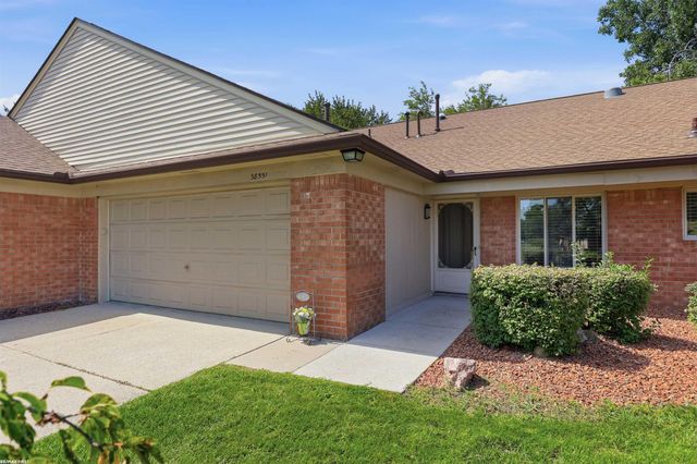 38551 Palm Meadow Drive, Clinton Twp, MI 48036