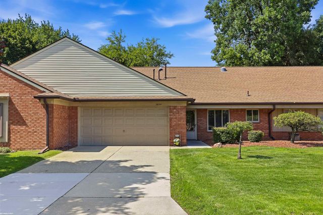38551 Palm Meadow Drive, Clinton Twp, MI 48036