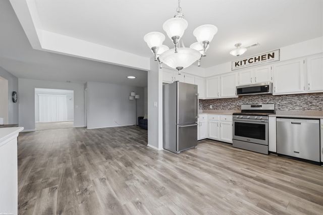 38551 Palm Meadow Drive, Clinton Twp, MI 48036
