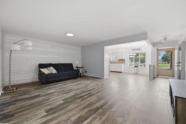 38551 Palm Meadow Drive, Clinton Twp, MI 48036