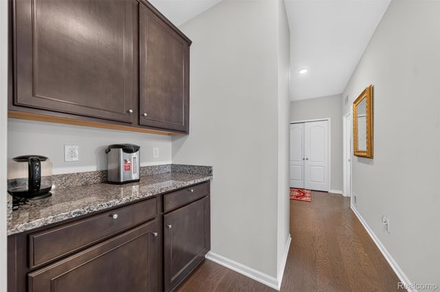 4160 Walcott Drive, Orion Charter Township, MI 48359