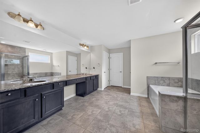 4160 Walcott Drive, Orion Charter Township, MI 48359