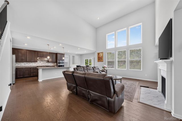 4160 Walcott Drive, Orion Charter Township, MI 48359