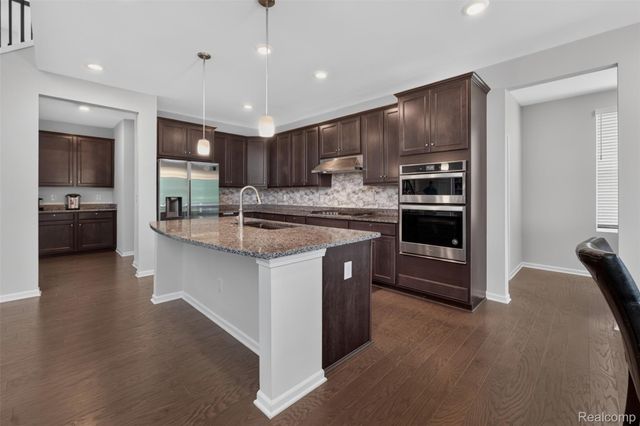 4160 Walcott Drive, Orion Charter Township, MI 48359
